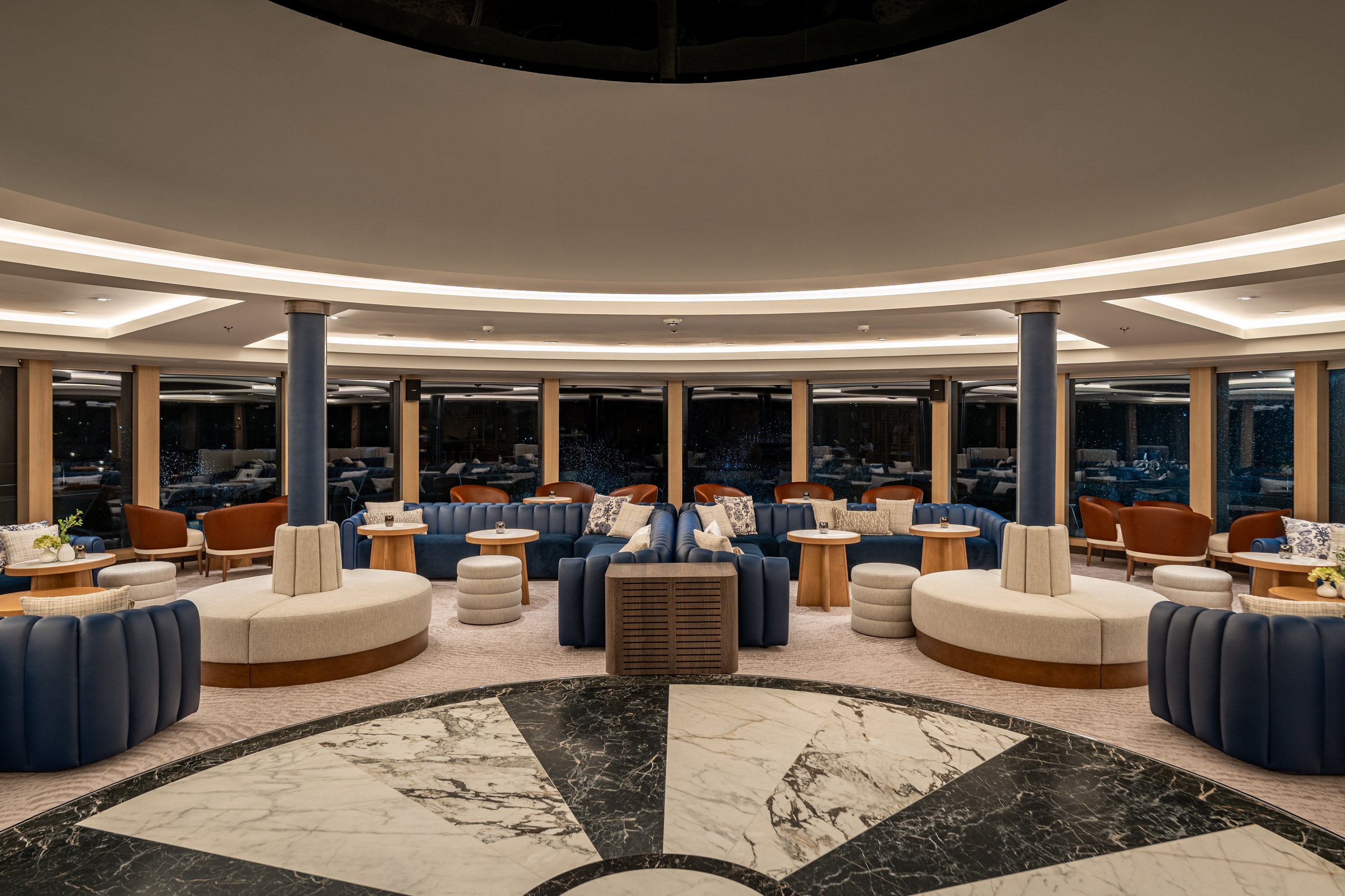 Star Seeker bar and lounge